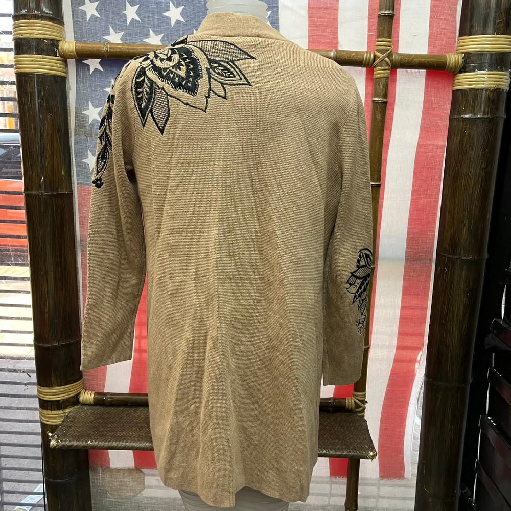 NWOT Chico's 1pc Sweater - Picture 2 of 4